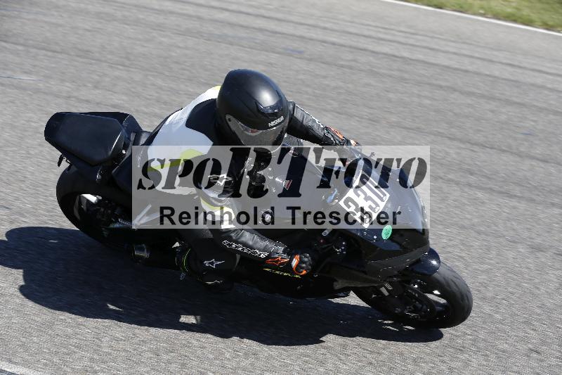 Archiv-2025/16 16.05.2025 PROMAX ADR/Gruppe gruen/330